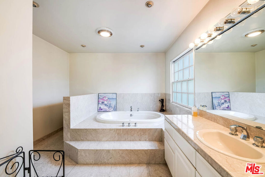 Active for sale at Burbank, CA, Burbank, CA CA and 2 baths