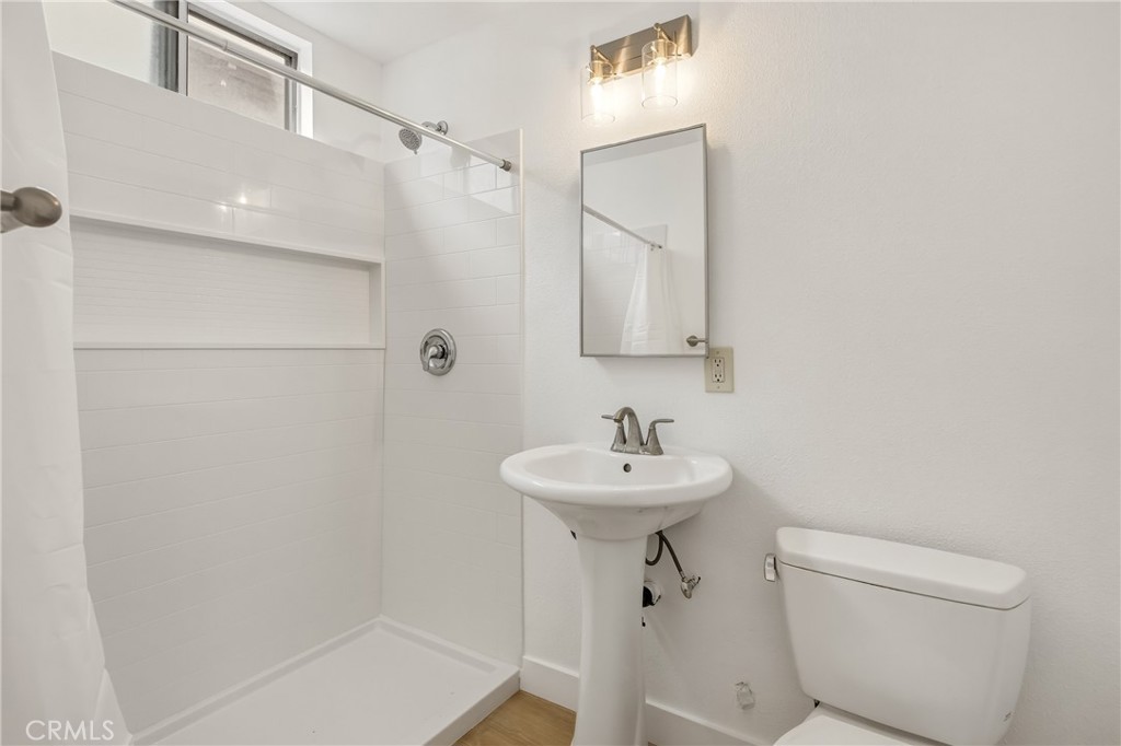 Residential Lease for rent at 443 Bent Street, Laguna Beach CA featuring 1 bed and 1 bath