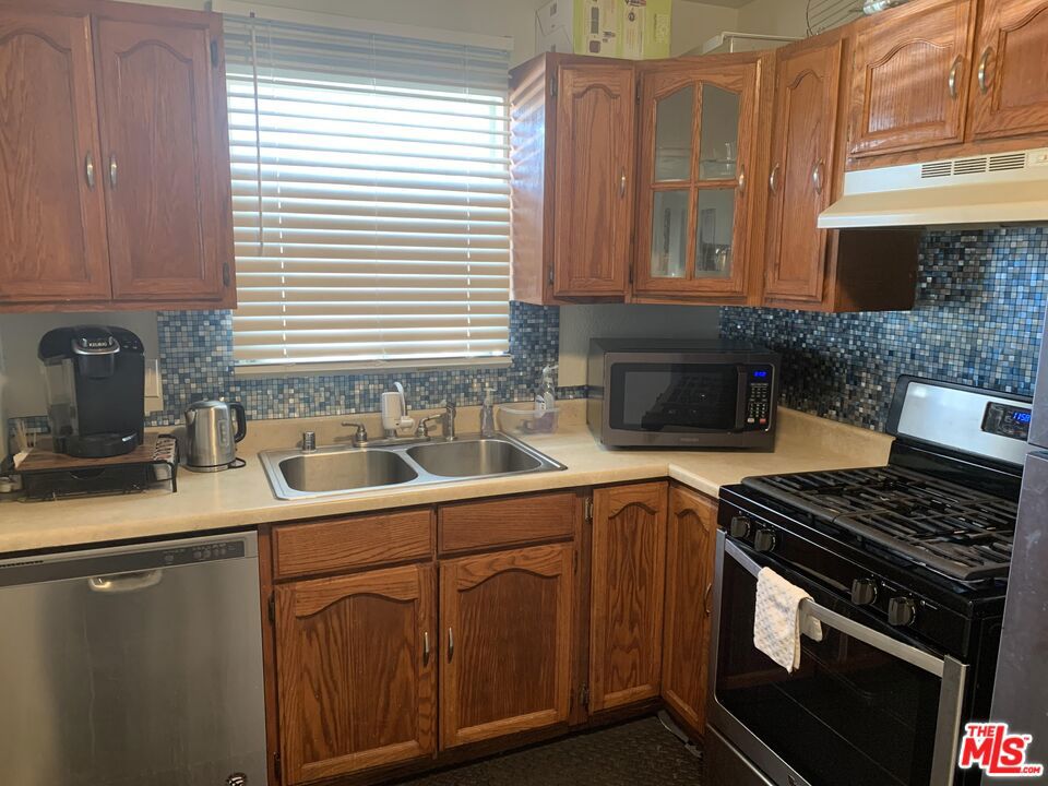 Residential Income for sale at 536 W 42nd Street, Los Angeles CA featuring 6 beds and 2 baths