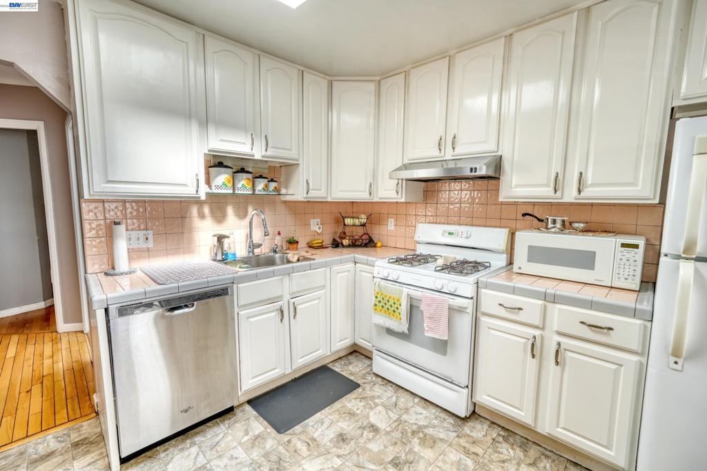 Active for sale at San Francisco, CA, San Francisco, CA CA and 2 baths