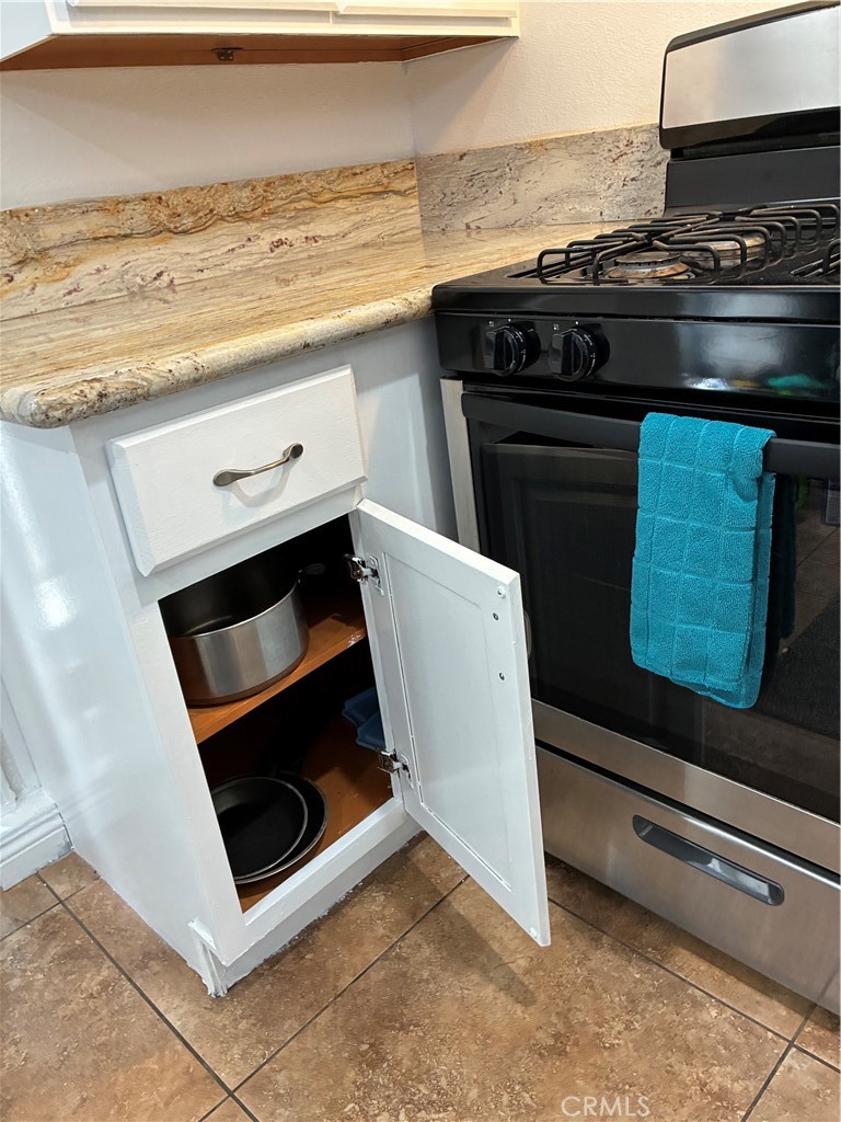 Residential Lease for rent at 5920 Carell, Agoura Hills CA and 1 bath