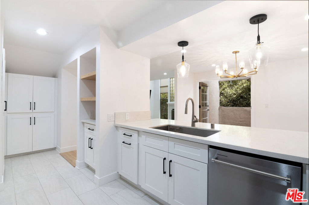 Residential Lease for rent at 824 Westmount Drive 2, West Hollywood CA featuring 3 beds and 3 baths