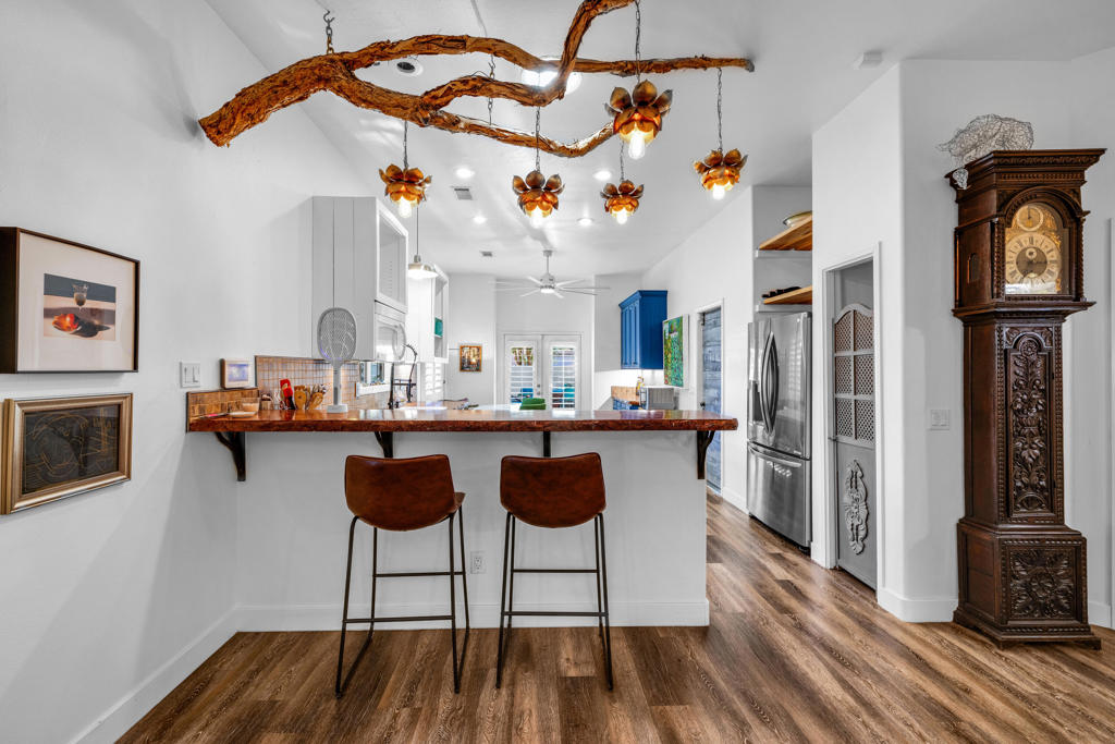 Residential Lease for rent at 53980 Avenue Mendoza, La Quinta CA featuring 3 beds and 2 baths