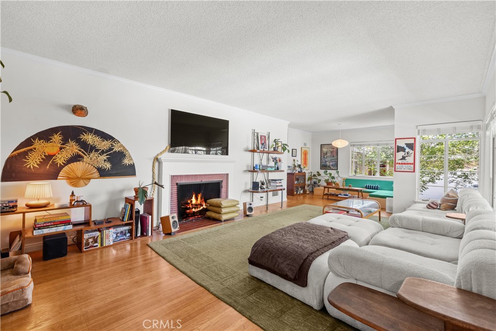 Active for sale at Burbank, CA, Burbank, CA CA and 2 baths