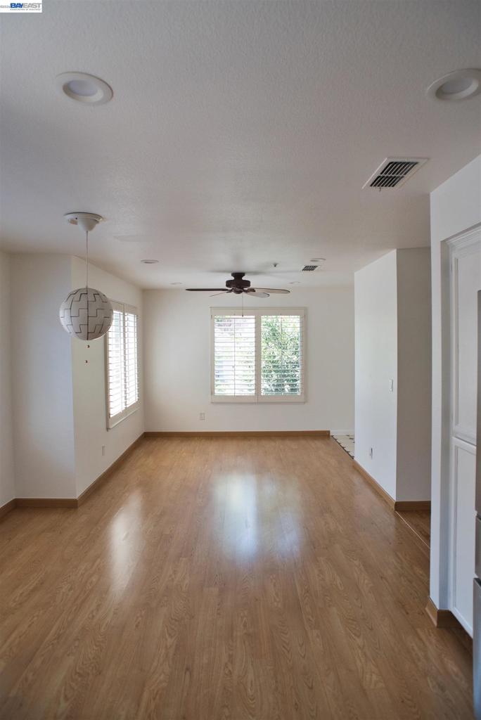 Residential Lease for rent at 2009 Swan St, Danville CA featuring 3 beds and 3 baths