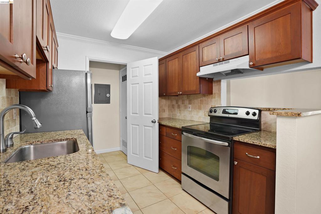 Condominium for sale at 1505 Kirker Pass Rd 214, Concord, CA featuring 2 beds and 2 baths