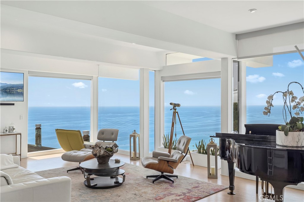Residential Lease for rent at 750 Alta Vista, Laguna Beach CA featuring 3 beds and 4 baths