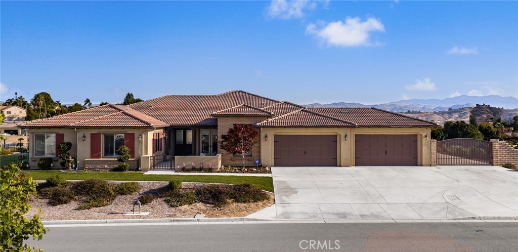Active for sale at Riverside, CA, Riverside, CA CA and 4 baths