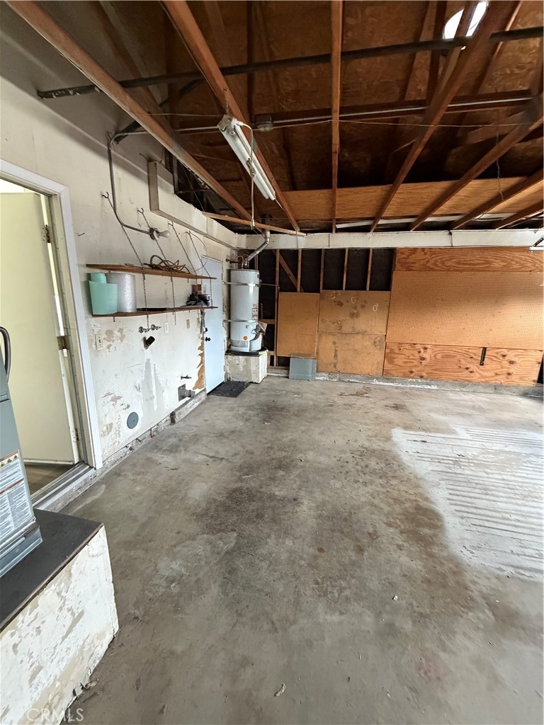 Residential Lease for rent at 11981 Kenwood, Fontana CA featuring 3 beds and 2 baths