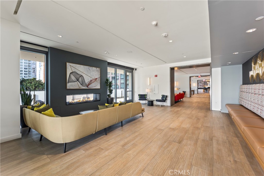 Active for sale at Los Angeles, CA, Los Angeles, CA CA and 2 baths