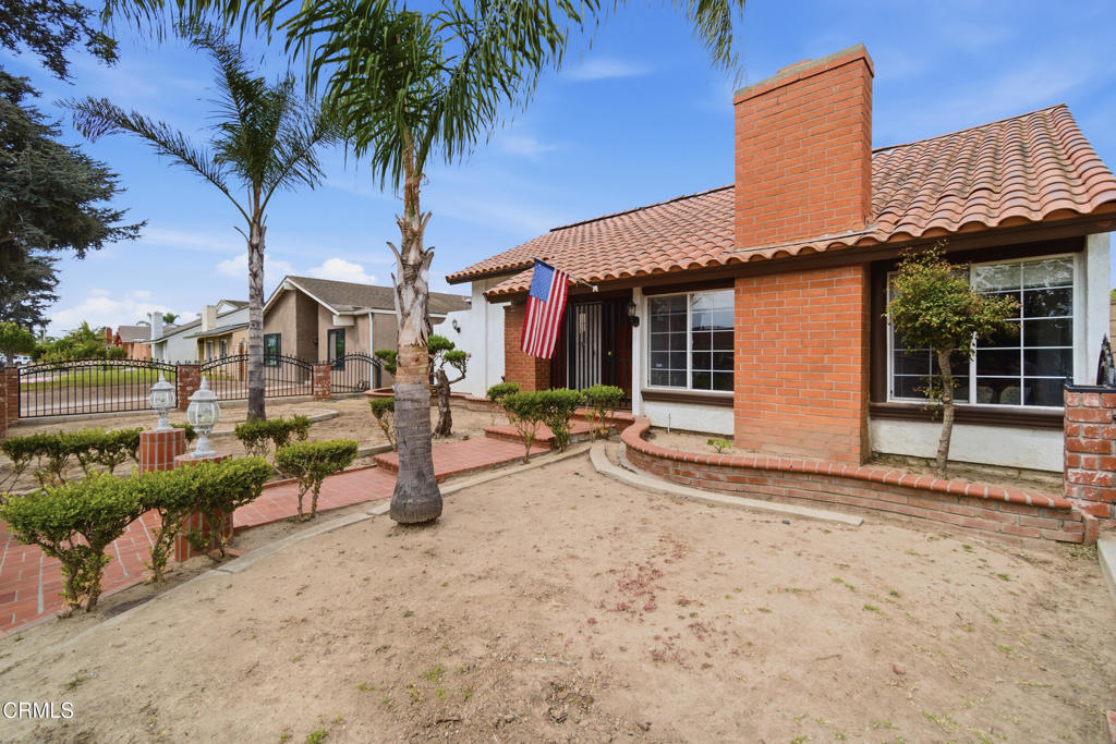 Residential for sale at 1131 Camelot Way, Oxnard CA featuring 4 beds and 3 baths