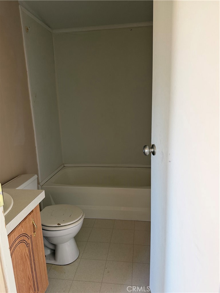 Residential for sale at 27543 Kingbird, Rosamond, Kern CA featuring 3 beds and 2 baths