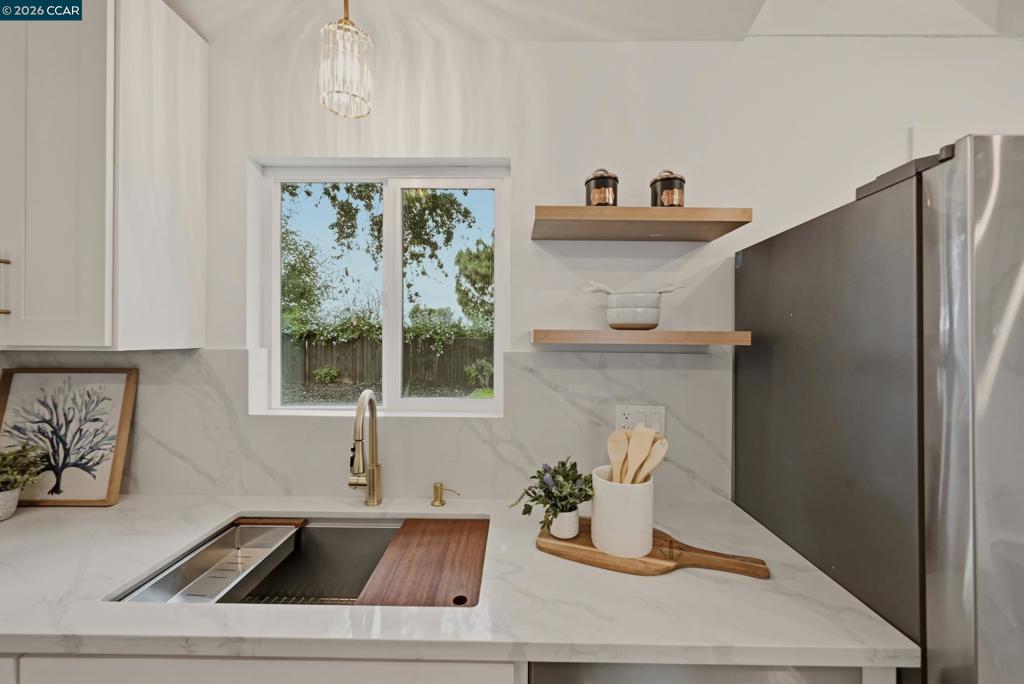 Residential for sale at 2321 Sunshine Dr, Concord CA featuring 3 beds and 2 baths