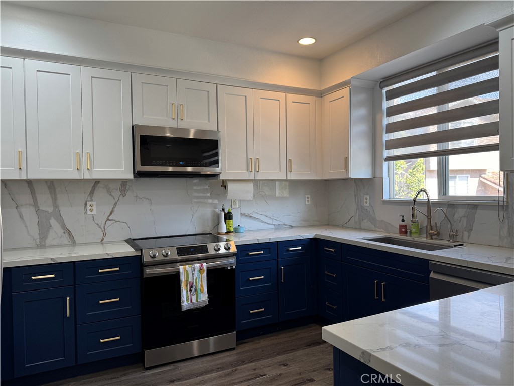 Residential Lease for rent at 2271 Yarbough, Fullerton CA featuring 3 beds and 3 baths