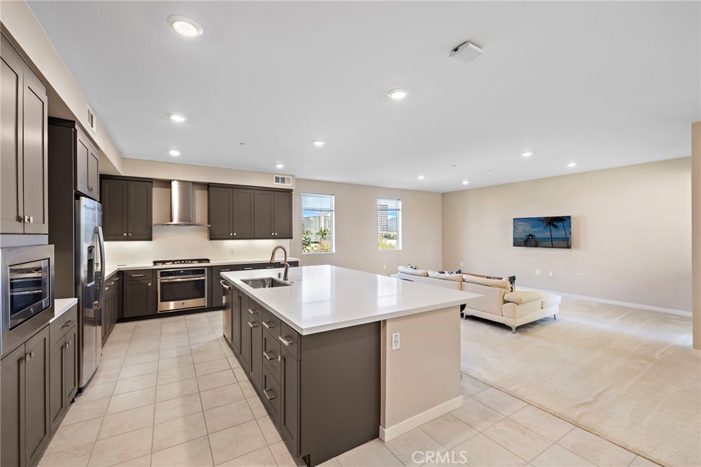 Residential Lease for rent at 111 Bowery, Irvine, Orange County CA featuring 2 beds and 2 baths