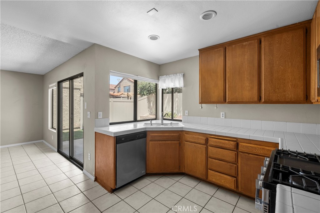 Residential for sale at 2224 Oak Haven, Simi Valley CA featuring 3 beds and 3 baths