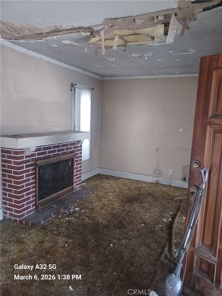 Residential for sale at 2944 S Sycamore, Los Angeles CA featuring 2 beds and 2 baths