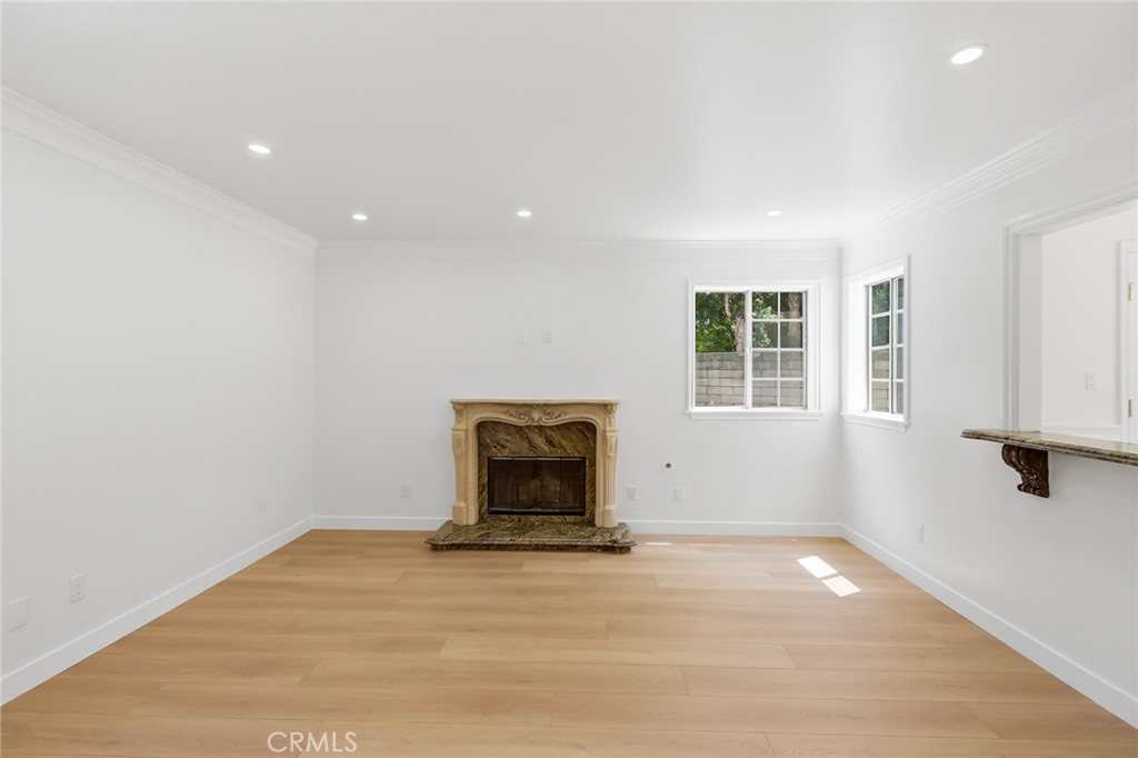 Residential for sale at 4301 Willow Glen, Calabasas CA featuring 3 beds and 3 baths