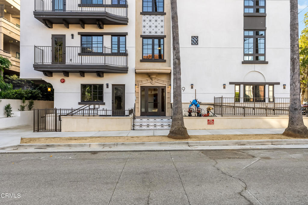 Active for sale at Pasadena, CA, Pasadena, CA CA and 2 baths