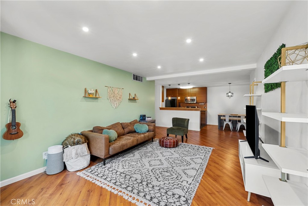 Residential for sale at 25825 Tournament i9, Valencia CA featuring 1 bed and 1 bath