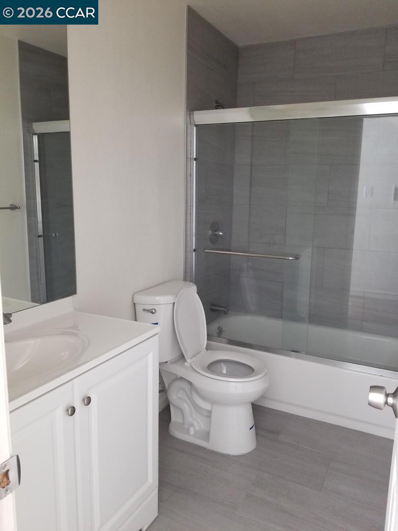 Residential Lease for rent at 420 Golden Gate Ave, Richmond CA featuring 2 beds and 1 bath