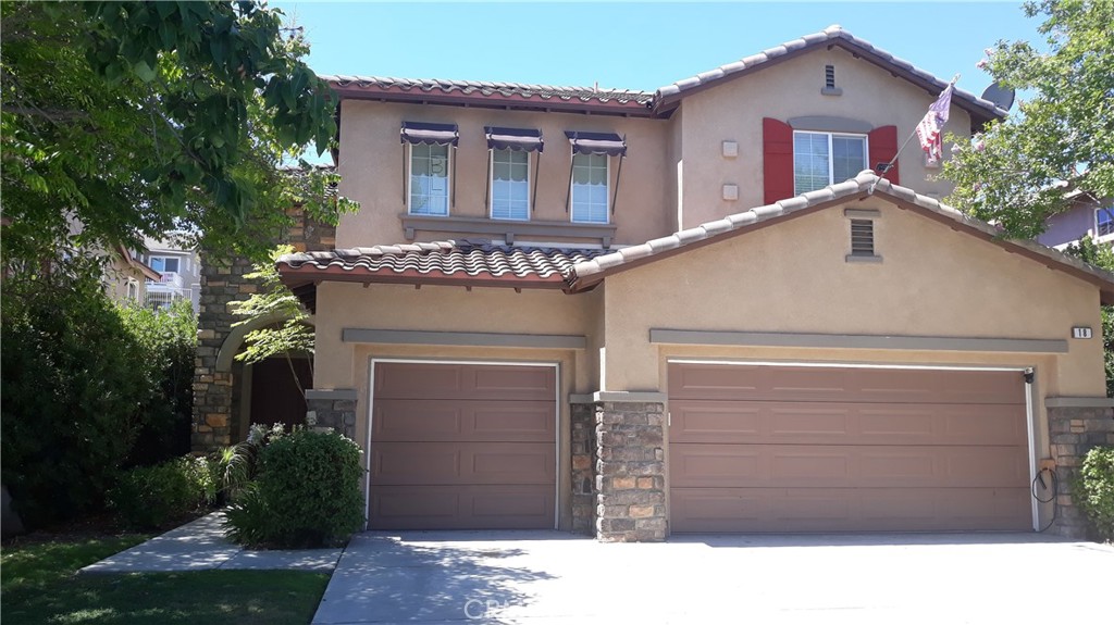 Single Family Residence for rent at 18 Via De La Valle, Lake Elsinore, CA featuring 5 beds and 3 baths