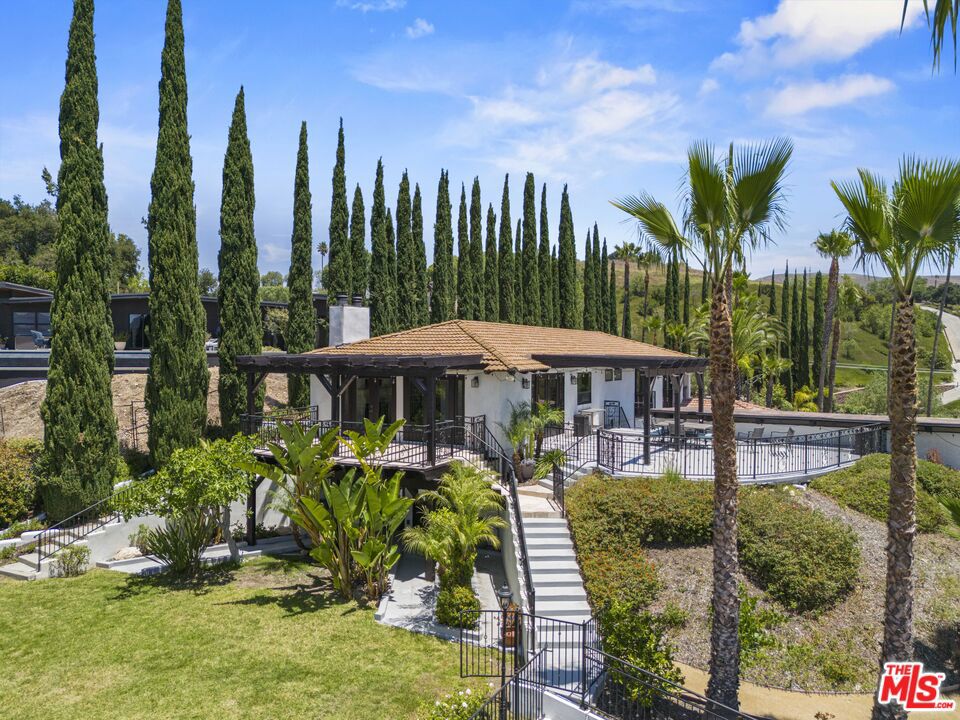 Active for sale at Thousand Oaks, CA, Thousand Oaks, CA CA and 5 baths