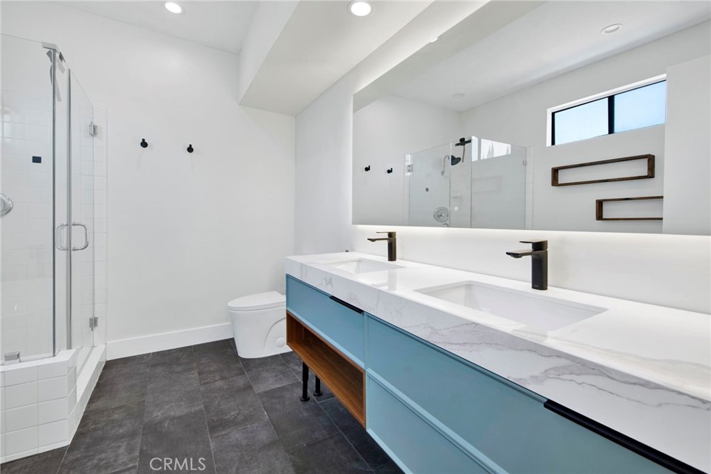 Residential for sale at 14844 Dickens 301, Sherman Oaks CA featuring 2 beds and 2 baths