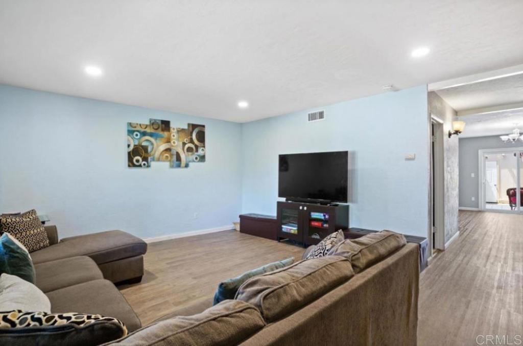 Residential Lease for rent at 4166 Balboa Way, San Diego CA featuring 3 beds and 3 baths