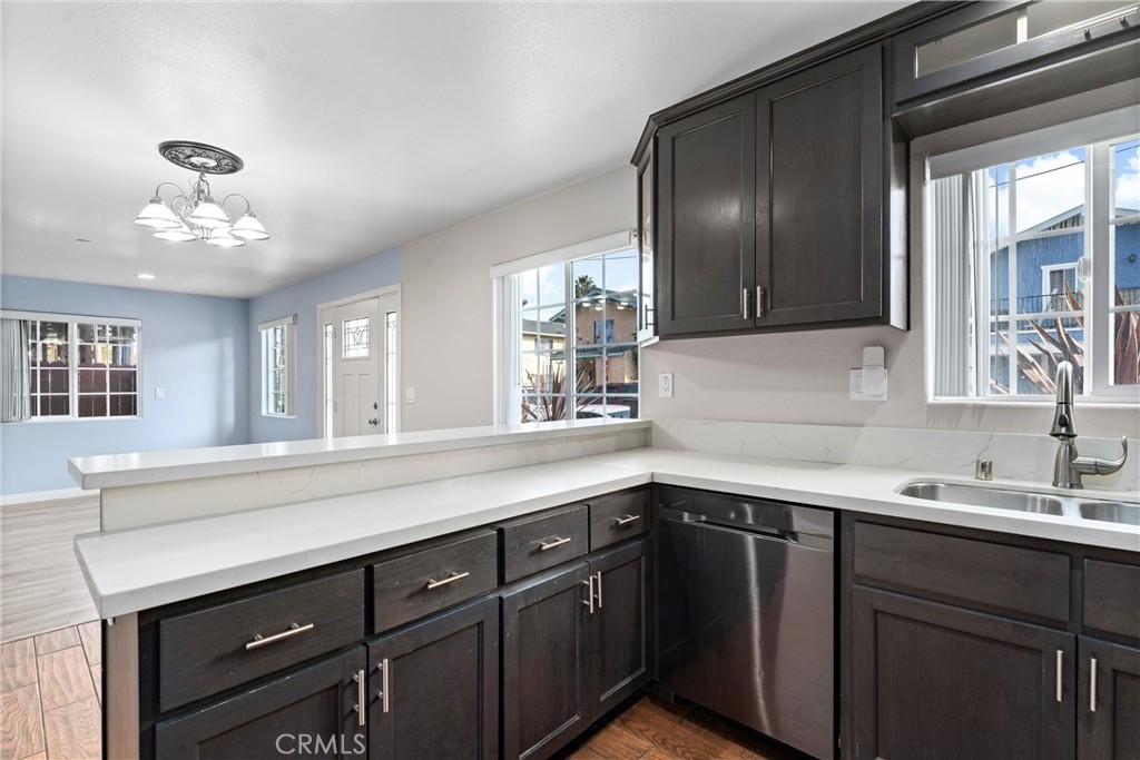 Residential Lease for rent at 435 Cerritos Avenue, Long Beach CA featuring 4 beds and 3 baths