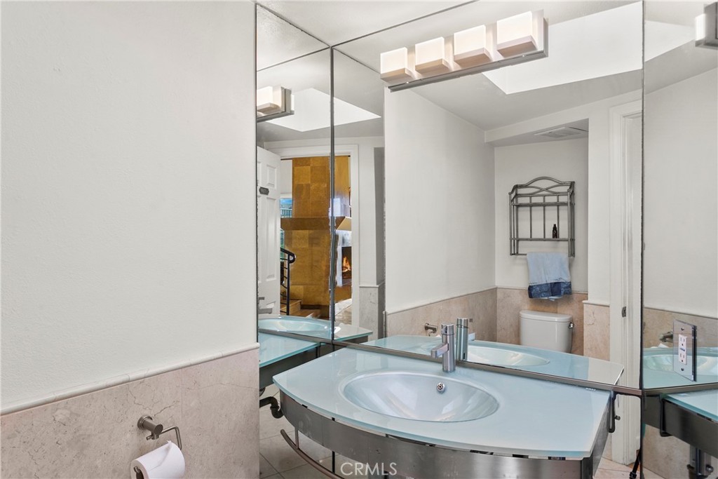 Residential Lease for rent at 207 La Jolla, Newport Beach, Orange County, CA featuring 4 beds and 3 baths