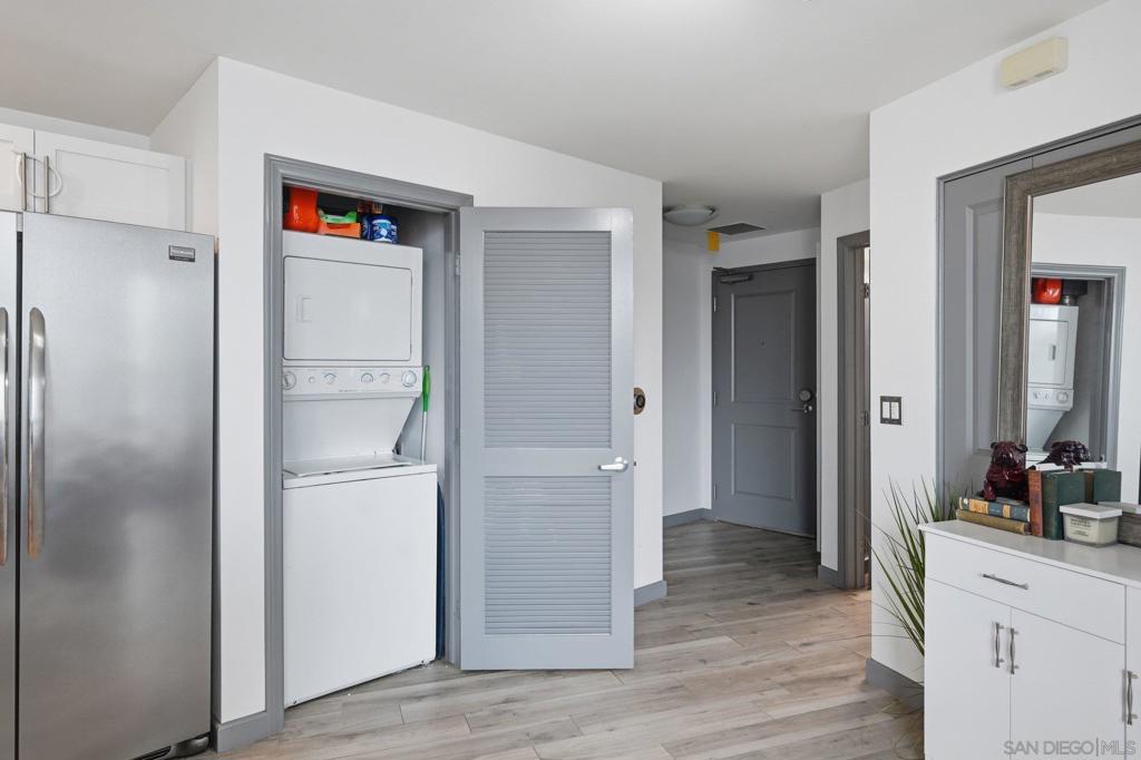 Residential for sale at 253 10Th 1001, San Diego CA featuring 2 beds and 2 baths