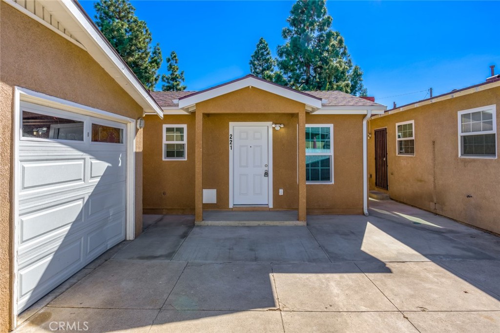 Residential Lease for rent at 221 S Ross, Santa Ana CA featuring 2 beds and 1 bath