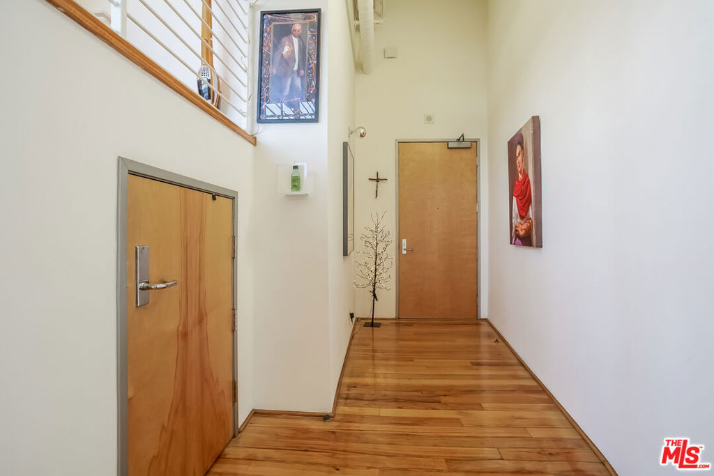 Residential Lease for rent at 1850 E INDUSTRIAL Street PH 9, Los Angeles, Los Angeles County CA featuring 1 bed and 2 baths