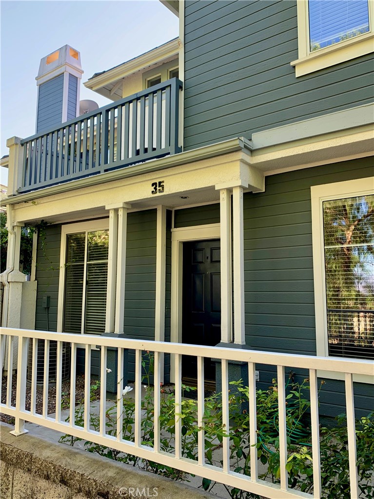 Residential Lease for rent at 35 Coronado Cay, Aliso Viejo CA featuring 3 beds and 3 baths