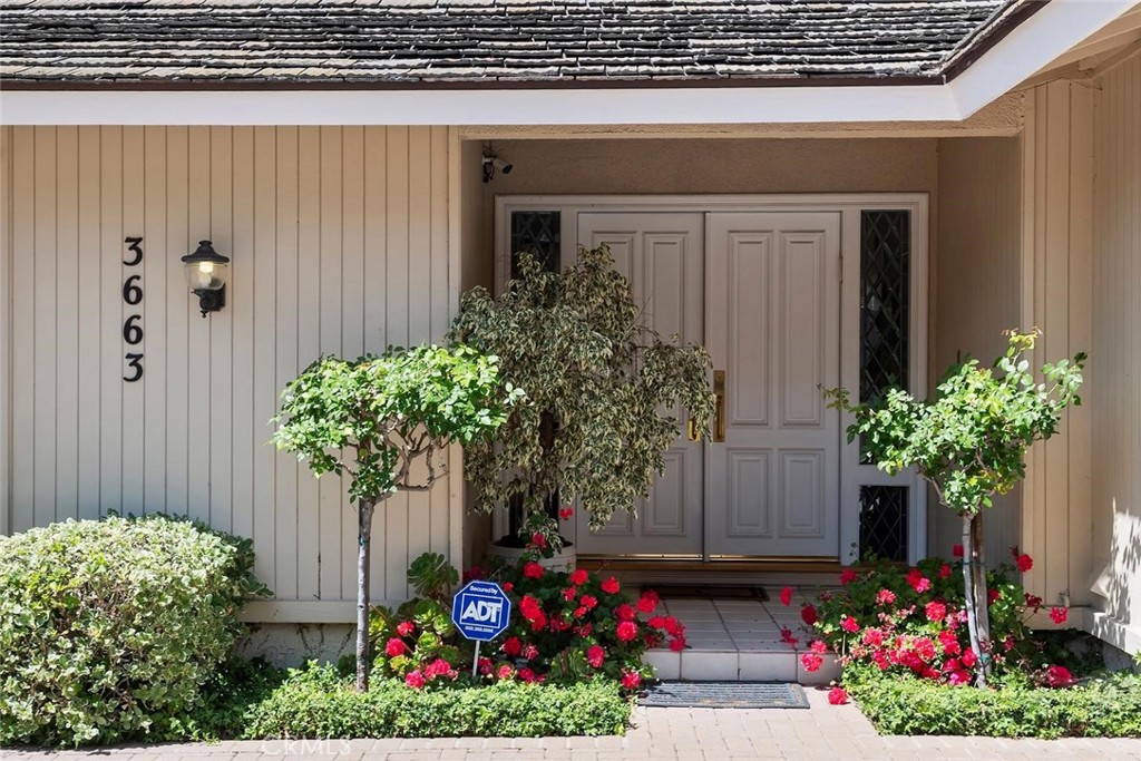 Residential for sale at 3663 Eddingham, Calabasas CA featuring 4 beds and 2 baths