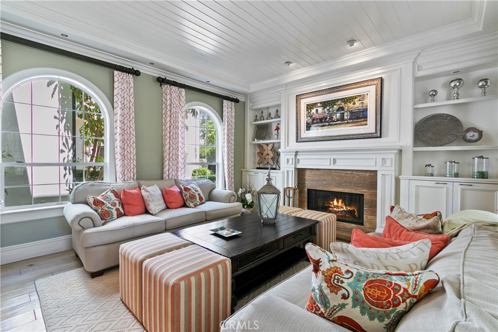 Residential Lease for rent at 23 Boardwalk, Newport Beach, Orange County, CA featuring 5 beds and 6 baths