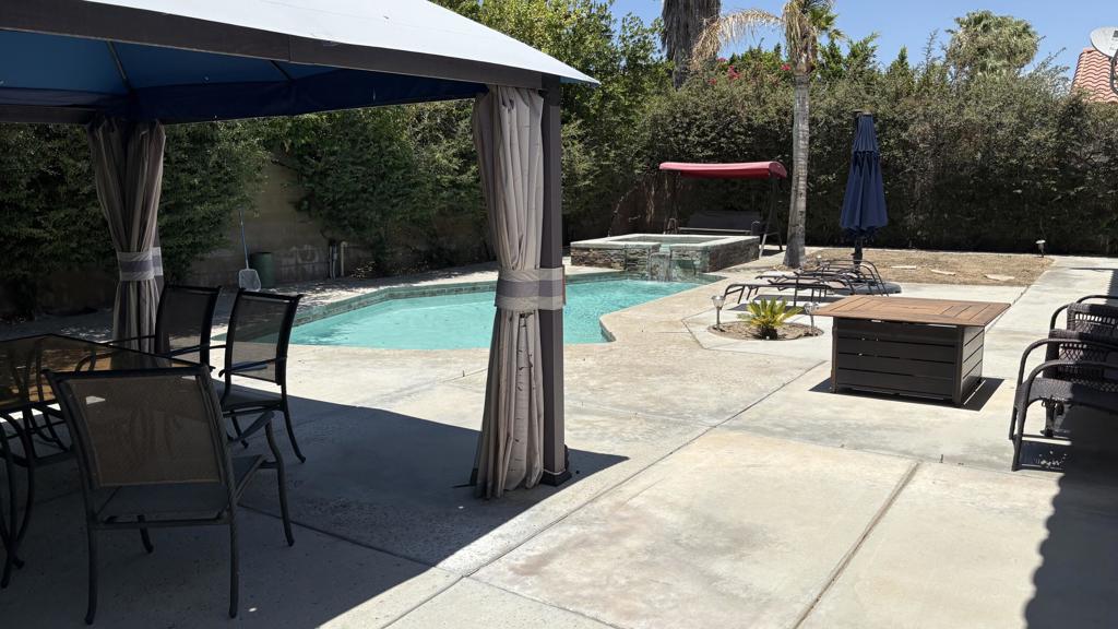 Single Family Residence for rent at 27875 Avenida Maravilla, Cathedral City, CA featuring 4 beds and 3 baths