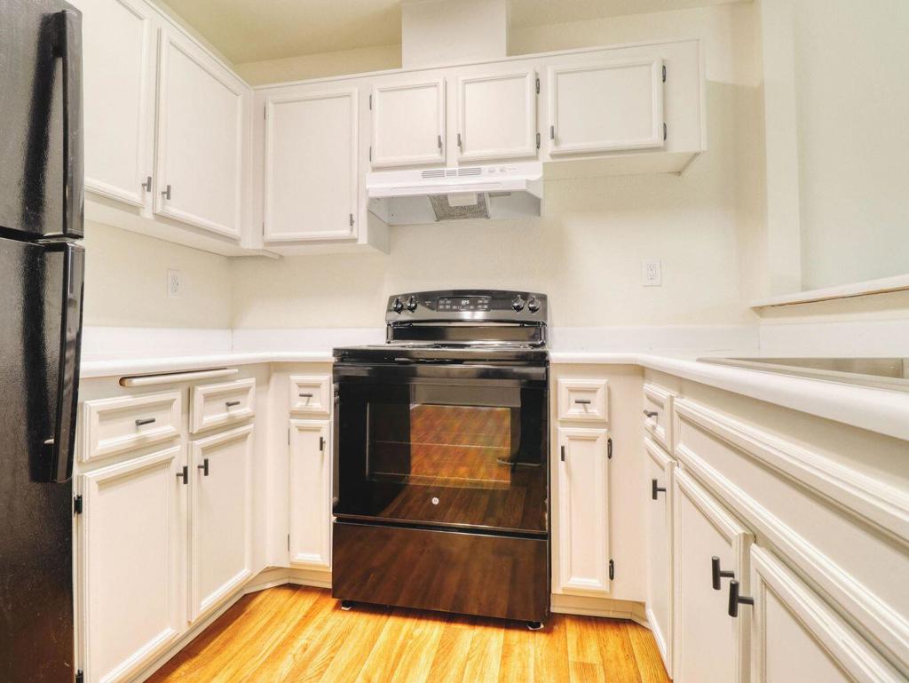 Residential Lease for rent at 291 E Mel Avenue 342, Palm Springs CA featuring 2 beds and 2 baths