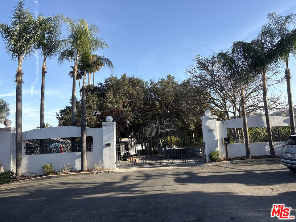 Residential for sale at 3300 Wonder View Plaza, Los Angeles CA featuring 9 beds and 8 baths