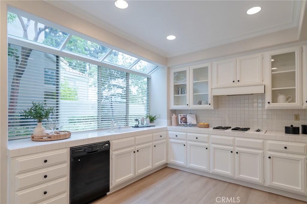 Residential for sale at 12 Via Empanada, Rancho Santa Margarita CA featuring 2 beds and 2 baths