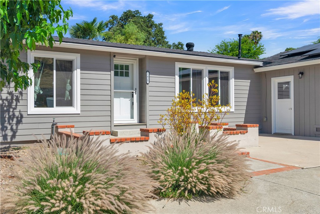 Residential for sale at 2425 Bridle Trail Lane, Paso Robles, San Luis Obispo CA featuring 3 beds and 2 baths
