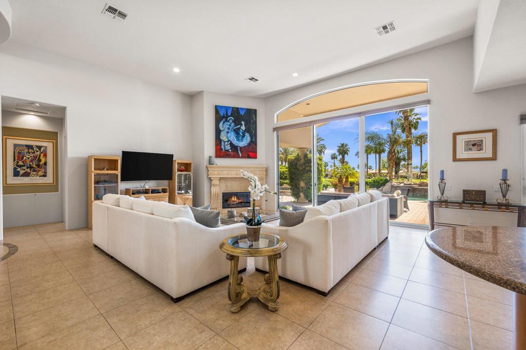 Single Family Residence for rent at 48474 Vista Palomino, La Quinta, CA featuring 4 beds and 4 baths