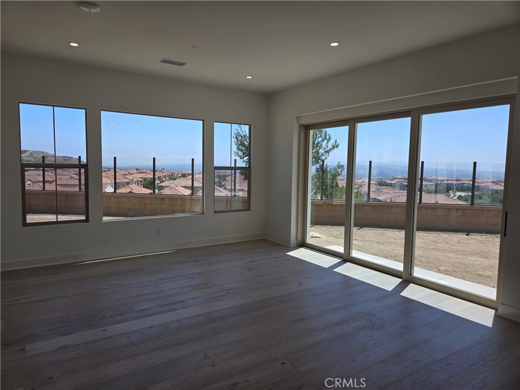 Residential Lease for rent at 211 Maricopa, Irvine CA featuring 3 beds and 3 baths