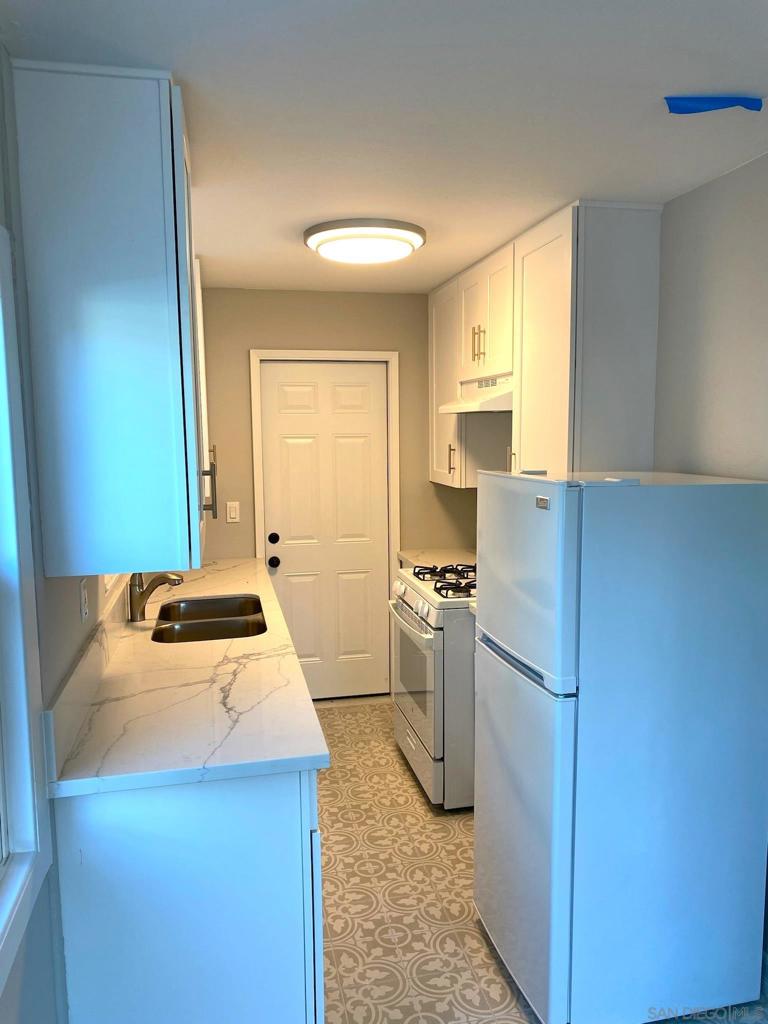 Residential Lease for rent at 1216 Robinson Ave, San Diego CA featuring 1 bed and 1 bath