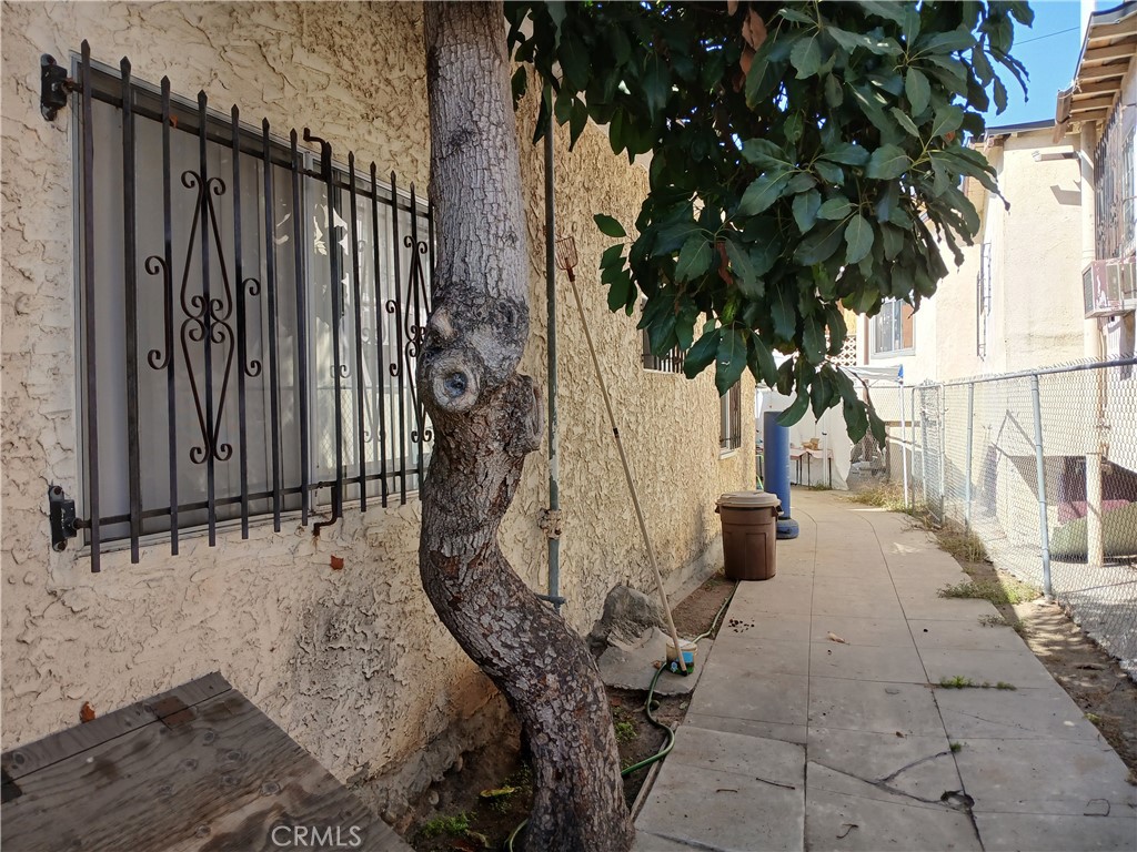 Residential for sale at 3531 N Figueroa, Los Angeles CA featuring 4 beds and 2 baths