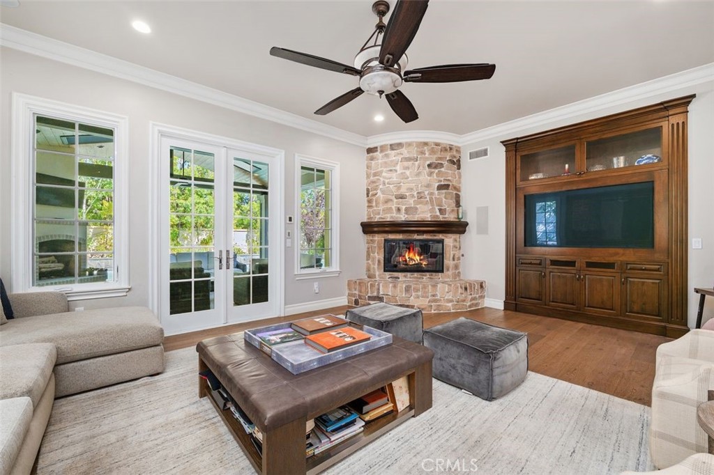 Residential Lease for rent at 3950 Prado De Verde, Calabasas CA featuring 5 beds and 6 baths