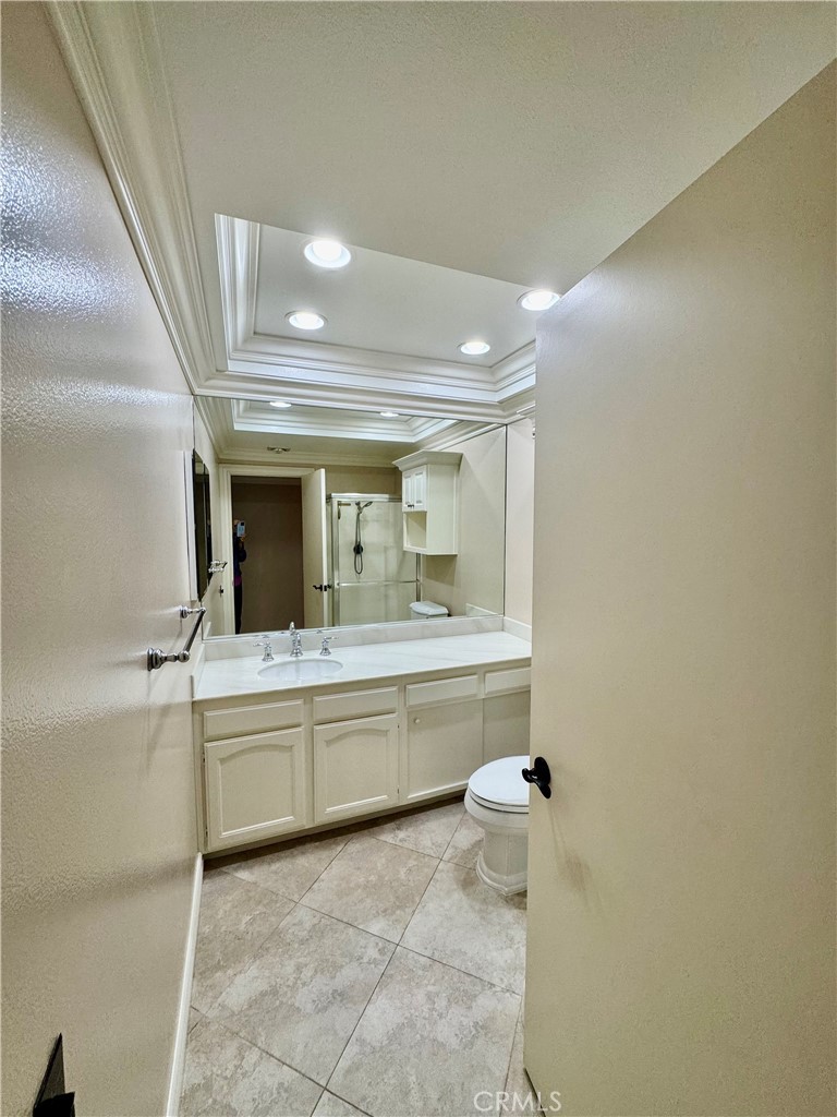 Residential Lease for rent at 5510 Paseo Del Lago W 2B, Laguna Woods CA featuring 2 beds and 2 baths