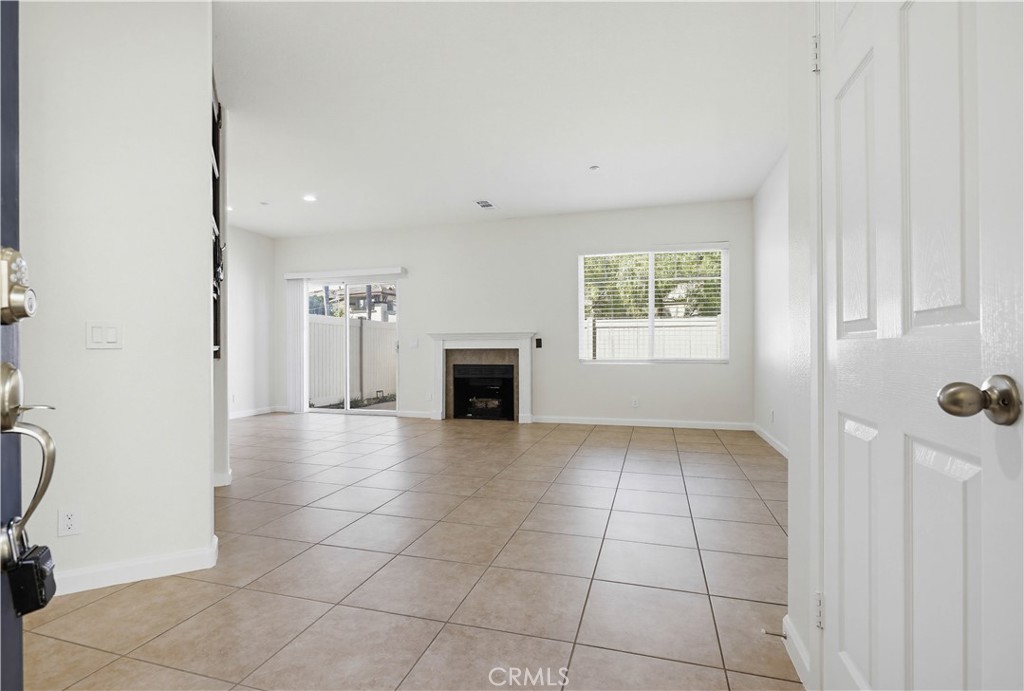 Residential Lease for rent at 24 Heritage, Aliso Viejo CA featuring 3 beds and 3 baths