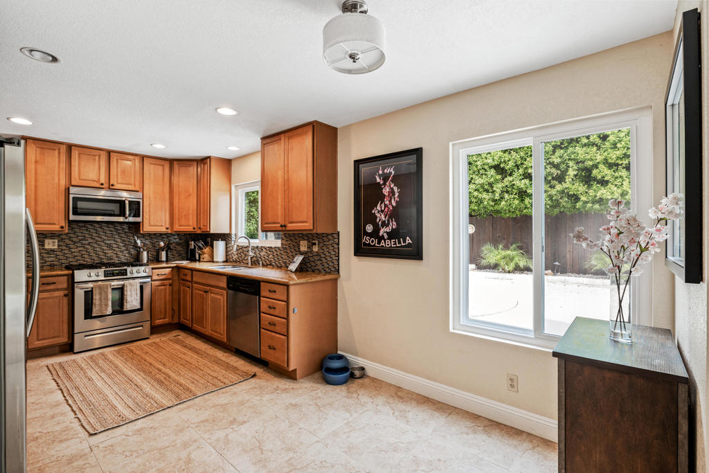 Single Family Residence for rent at 49035 Tango Court, La Quinta, CA featuring 4 beds and 3 baths